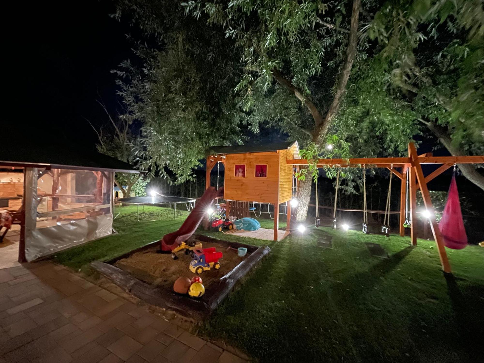 Linett Apartman Хайдусобосло Экстерьер фото